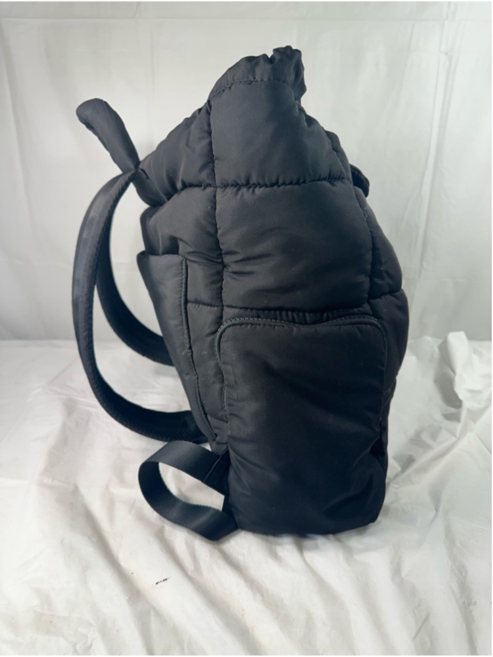 Wilo The Label Black Puffer Drawstring Backpack - Picture 3 of 16